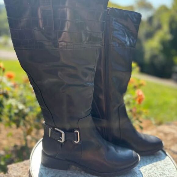 ST. JOHNS BAY BOOTS SIZE 6 W - Picture 2 of 10